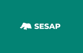 Banner com arte do curso: SESAP - Base para todos os cargos (Pré-edital)
